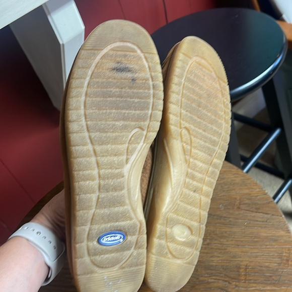 Dr. Scholl’s shoes. Size 8. Used but really great condition! - Picture 4 of 12